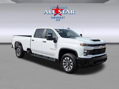 Summit White 2026 Chevrolet Silverado 2500 Custom