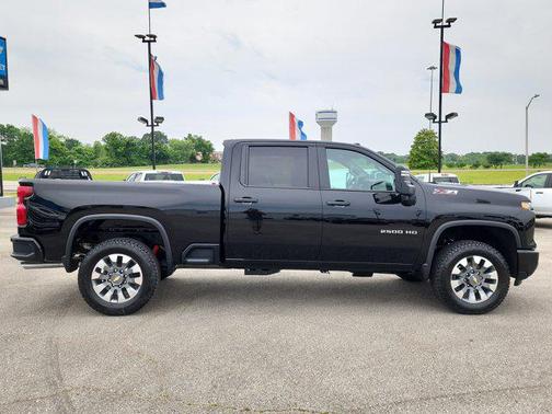 2025 Chevrolet Silverado 2500 Custom