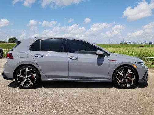 2024 Volkswagen Golf GTI 2.0T SE DSG