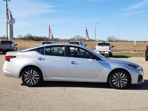 2024 Nissan Altima 2.5 SV