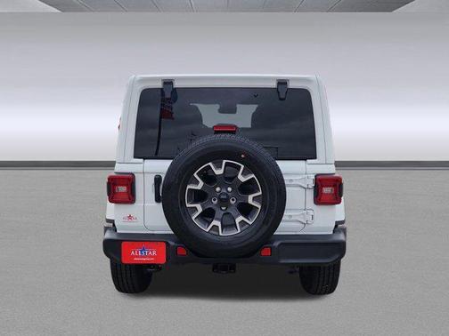 2024 Jeep Wrangler 4-Door Sahara 4x4