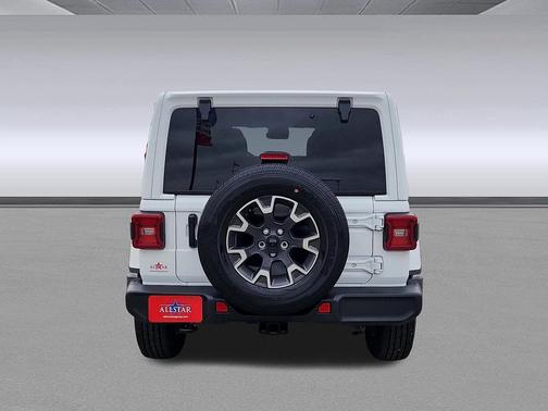 2024 Jeep Wrangler 4-Door Sahara 4x4