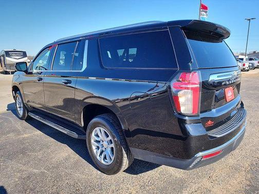 2022 Chevrolet Suburban LT