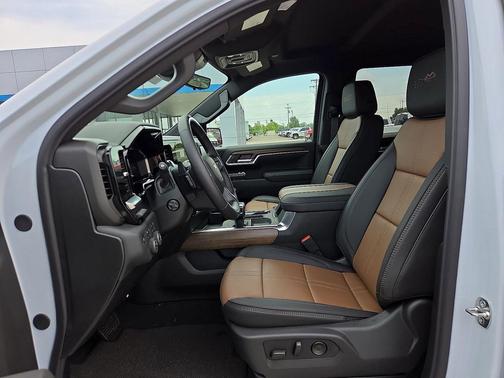 Polar White Tricoat 2026 Chevrolet Silverado 1500 High Country