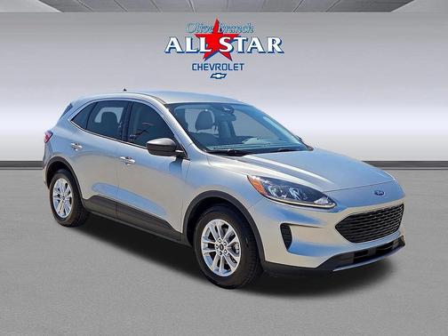 Iconic Silver Metallic 2022 Ford Escape SE