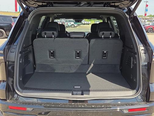 Mosaic Black Metallic 2026 Chevrolet Traverse High Country