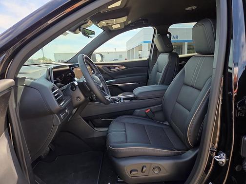 Mosaic Black Metallic 2026 Chevrolet Traverse High Country