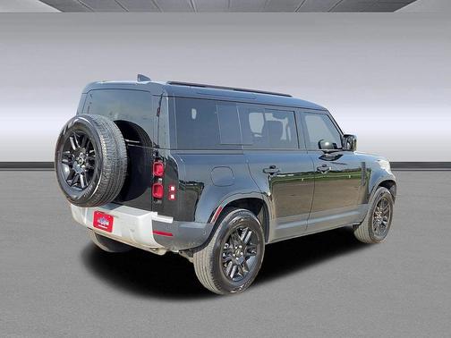 2025 Land Rover Defender 110 P300