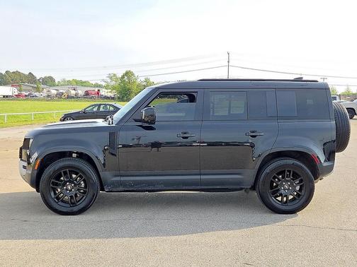 Santorini Black Metallic 2025 Land Rover Defender 110 P300