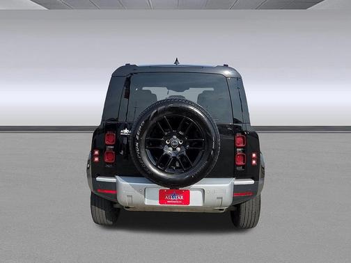 2025 Land Rover Defender 110 P300