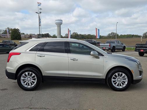 Silver Coast Metallic 2017 Cadillac XT5 Base
