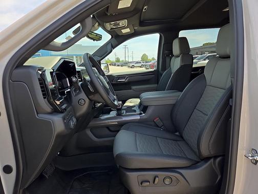 White Sands 2026 Chevrolet Silverado 1500 ZR2