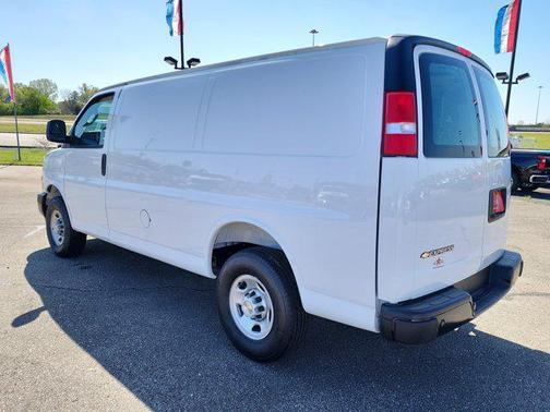 2025 Chevrolet Express 2500 RWD 2500 Regular Wheelbase WT