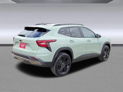 Cacti Green 2026 Chevrolet Trax FWD ACTIV