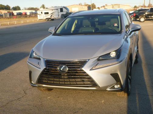 Photo 2 of 20 of 2019 Lexus NX 300 Base