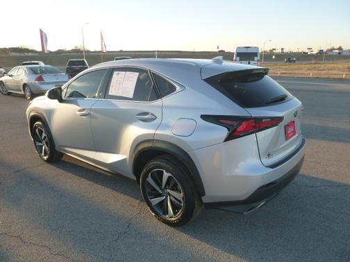 Photo 5 of 20 of 2019 Lexus NX 300 Base