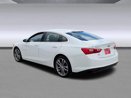 Summit White 2023 Chevrolet Malibu FWD 1LT