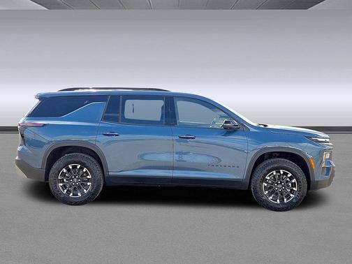 Lakeshore Blue Metallic 2026 Chevrolet Traverse AWD Z71