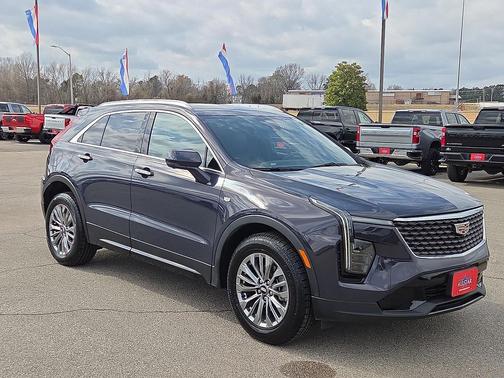 2025 Cadillac XT4 Premium Luxury