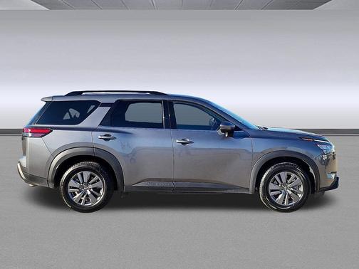 2024 Nissan Pathfinder SV FWD