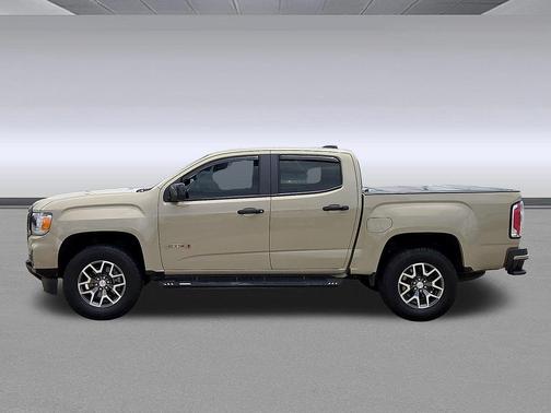 Desert Sand Metallic 2022 GMC Canyon AT4
