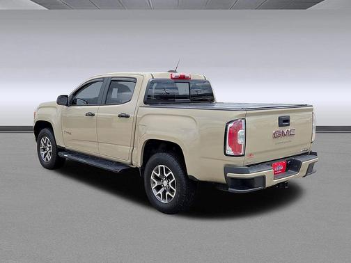 Desert Sand Metallic 2022 GMC Canyon AT4