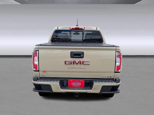 Desert Sand Metallic 2022 GMC Canyon AT4