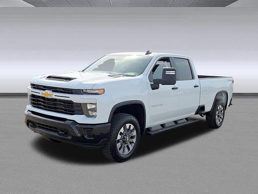 Summit White 2026 Chevrolet Silverado 2500 Custom