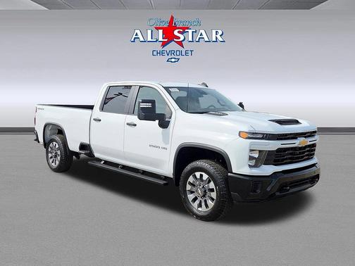 Summit White 2026 Chevrolet Silverado 2500 Custom