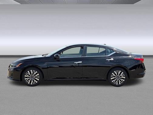 Super Black 2023 Nissan Altima 2.5 SV