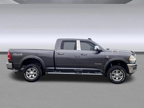 2019 RAM 2500 Laramie Crew Cab 4x4 6'4' Box