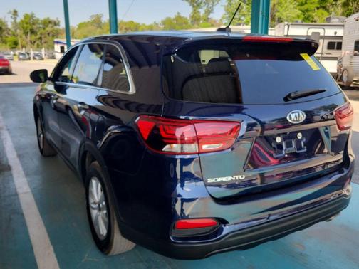 BLUE (DARK) 2020 Kia Sorento LX