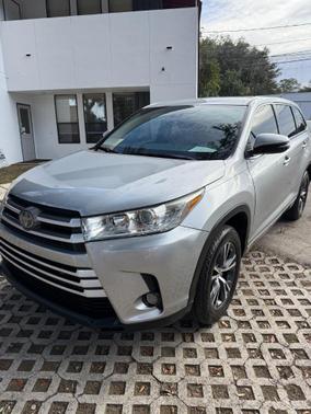 2018 Toyota Highlander LE