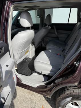 2011 Toyota Highlander SE