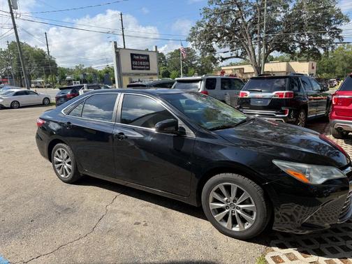 BLACK 2016 Toyota Camry XLE