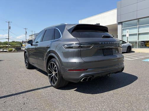 Quartzite Grey Metallic 2020 Porsche Cayenne Turbo