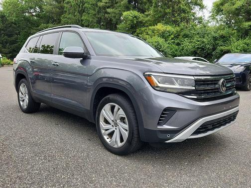 Platinum Gray Metallic 2022 Volkswagen Atlas 3.6L SE w/Technology
