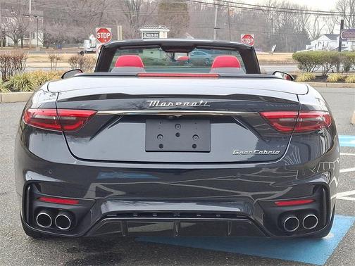 2024 Maserati GranCabrio Trofeo