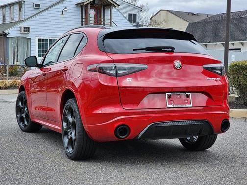 2025 Alfa Romeo Stelvio Ti