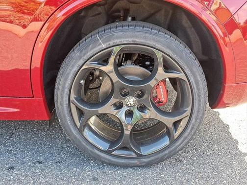 2025 Alfa Romeo Stelvio Ti