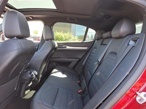 2025 Alfa Romeo Stelvio Ti