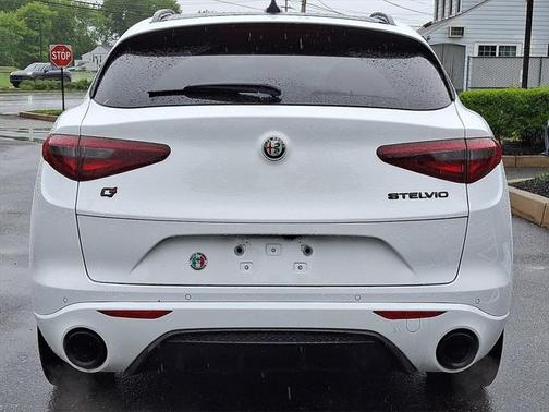 2023 Alfa Romeo Stelvio Estrema AWD