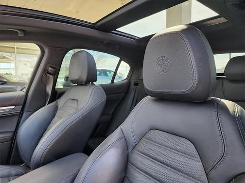 2023 Alfa Romeo Stelvio Estrema AWD