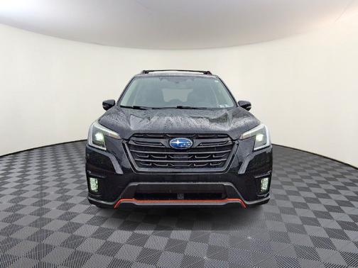 Crystal Black Silica 2022 Subaru Forester Base