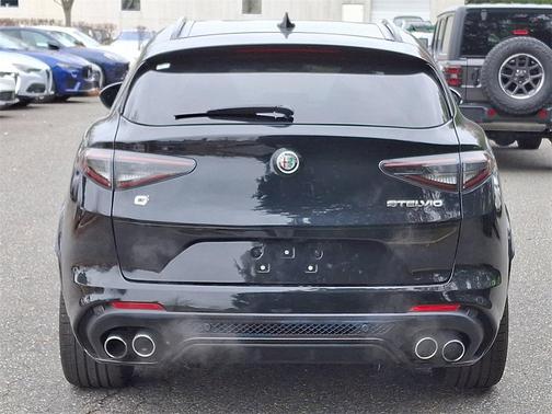 2024 Alfa Romeo Stelvio Quadrifoglio