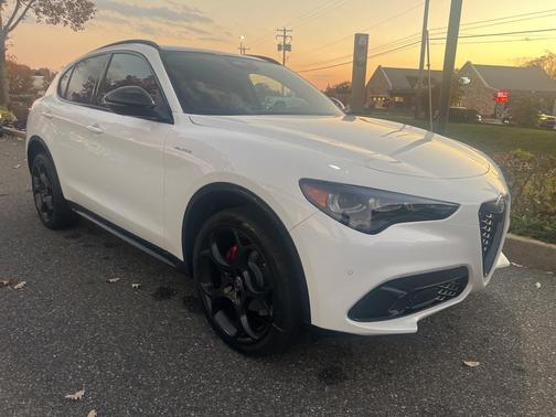 2025 Alfa Romeo Stelvio Sprint AWD