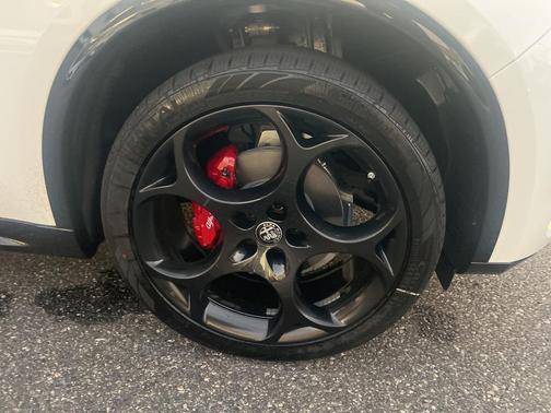 2025 Alfa Romeo Stelvio Sprint AWD