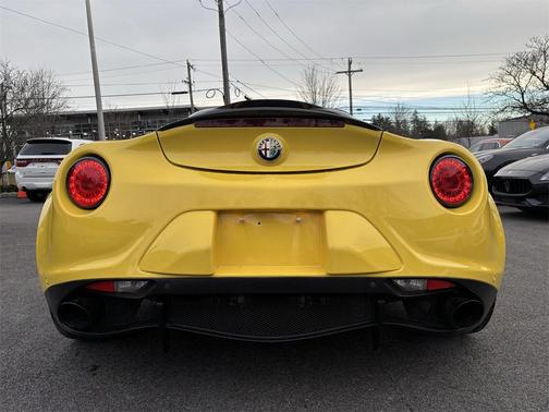2016 Alfa Romeo 4C Spider Base
