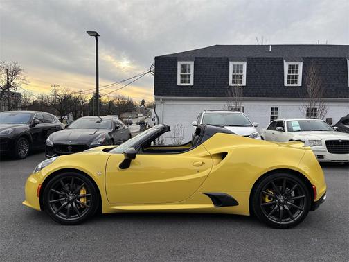 2016 Alfa Romeo 4C Spider Base