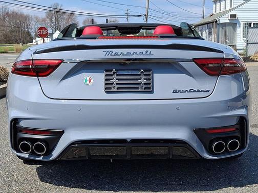 Grigio Incognito Solid 2024 Maserati GranCabrio Trofeo